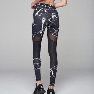 Varley Black Noir Marble Performance Tights